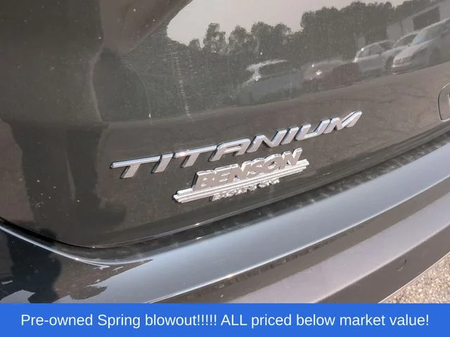 Used 2024 Green Ford Titanium image 9