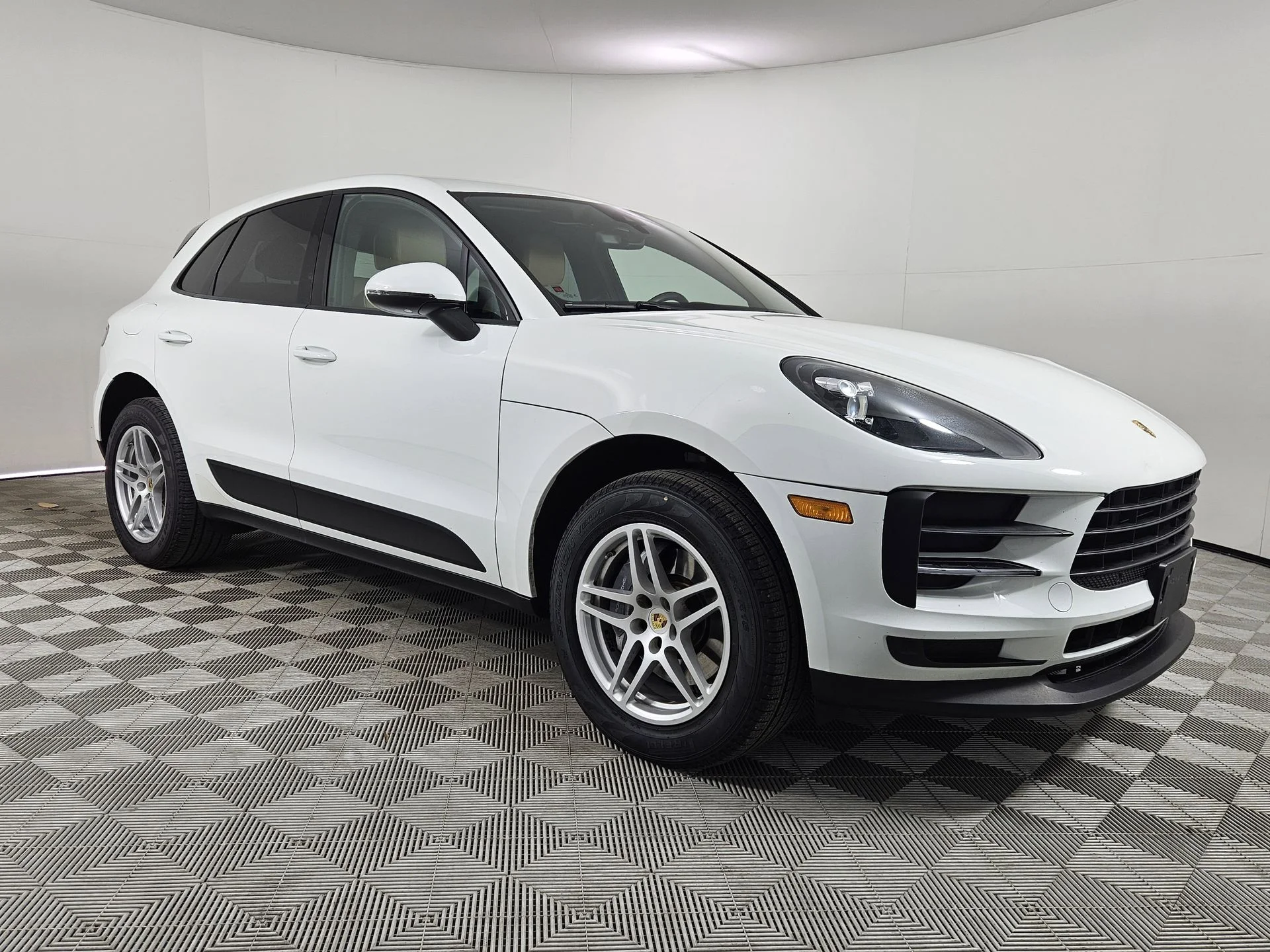 2021 Porsche Macan Base
