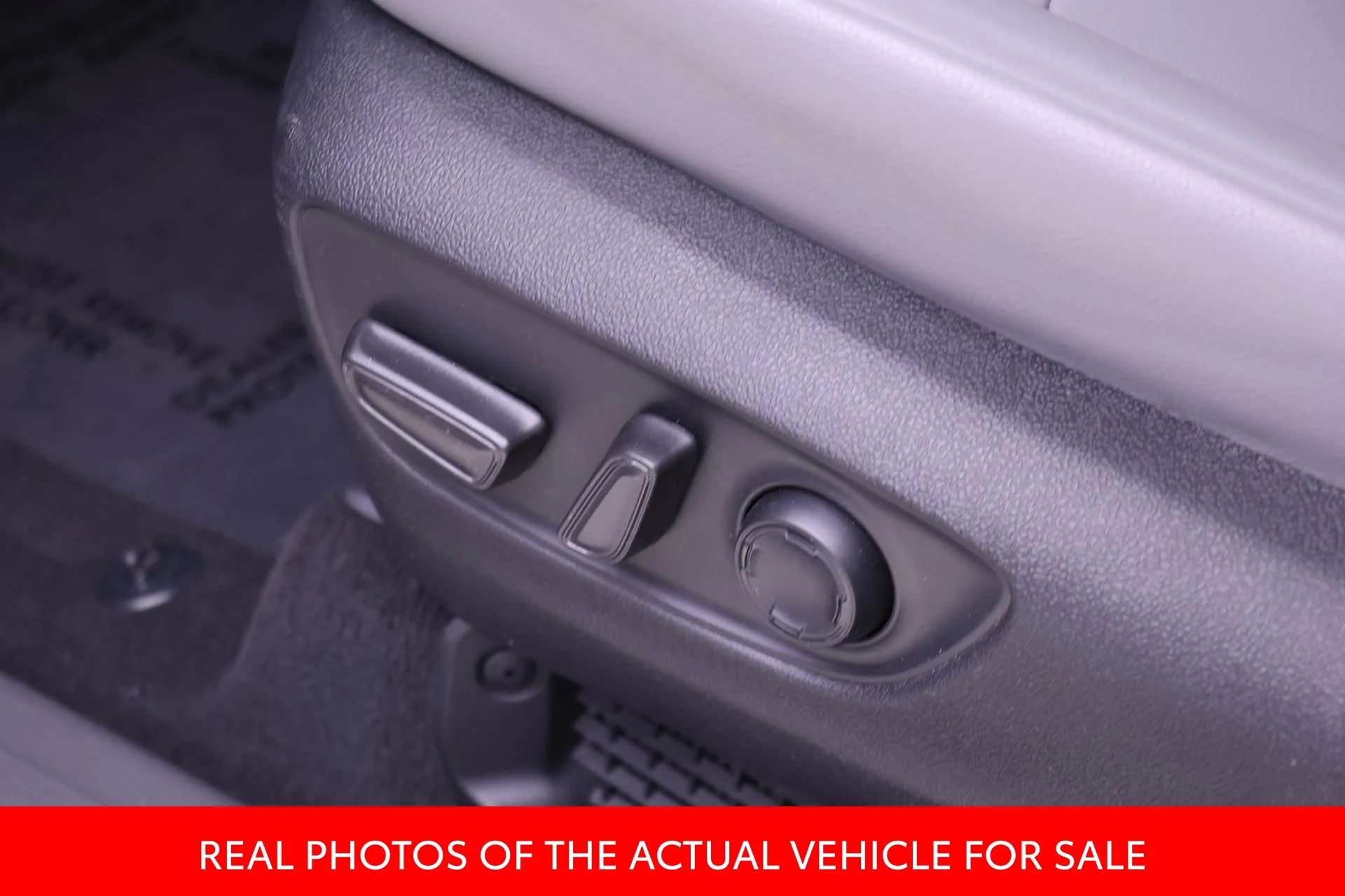 Certified Used 2022 Silver Toyota XLE image 15
