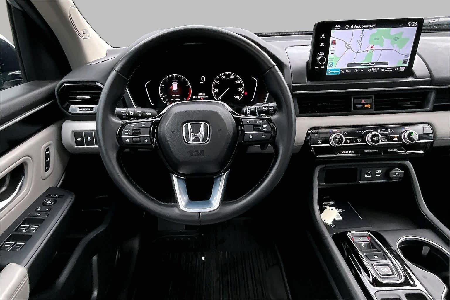 Used 2025 Lunar Silver Metallic Honda Touring image 6