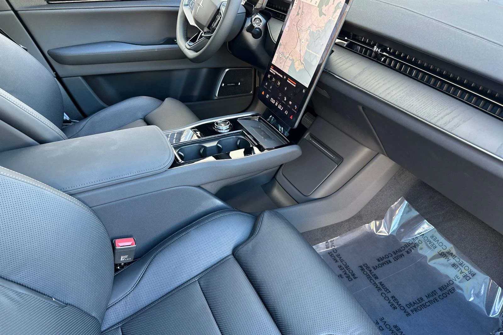 Used 2025  Polestar Long Range Dual Motor image 18