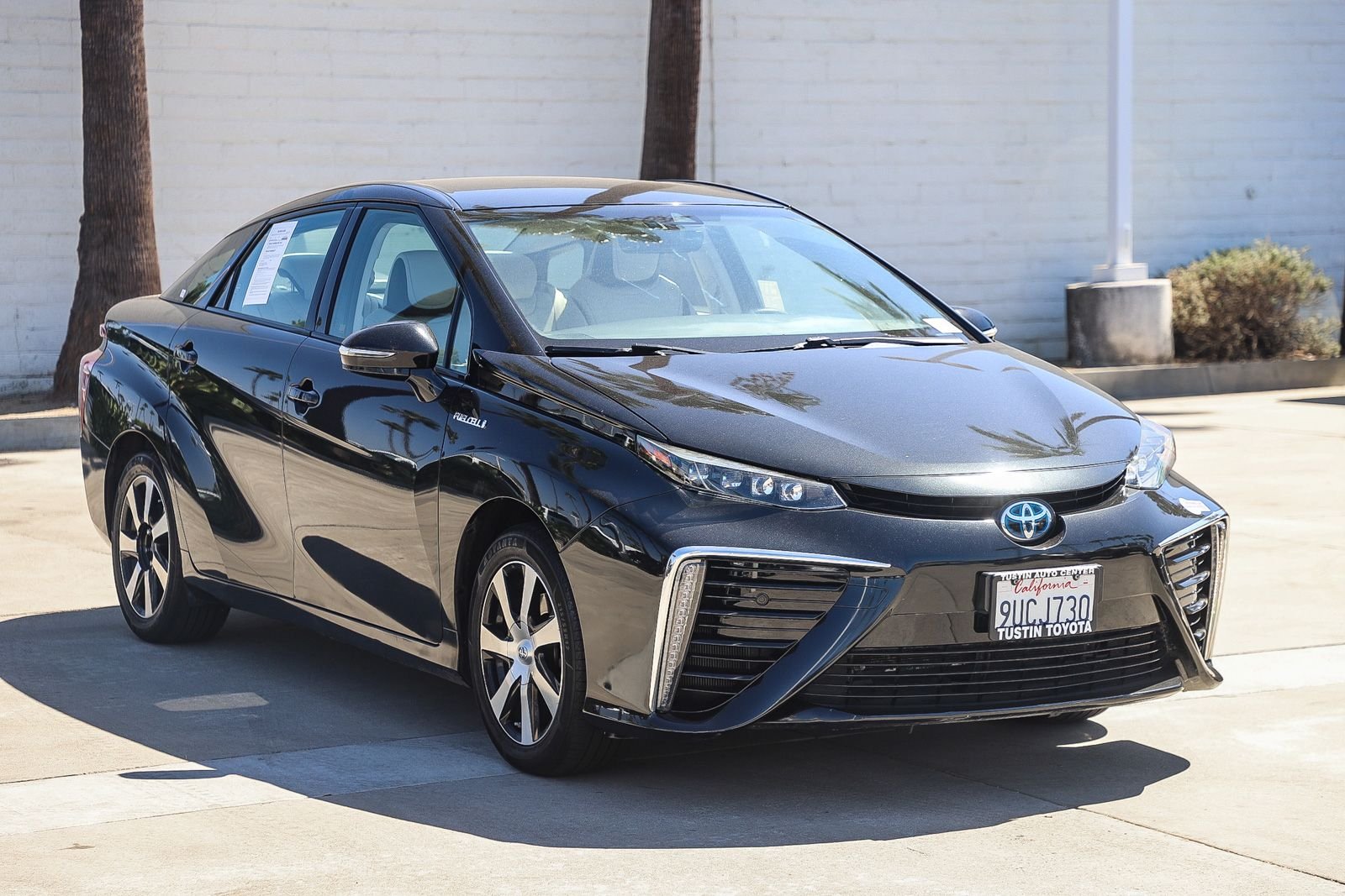 Used 2018 Black Toyota Base image 3