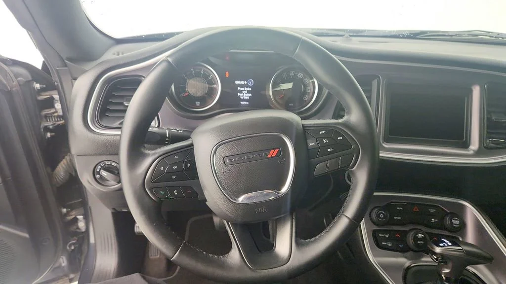 Used 2019 Gray Dodge SXT image 17