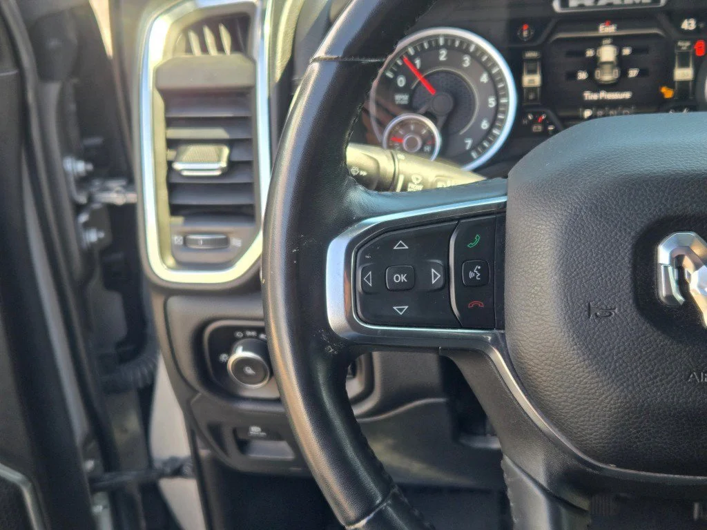 Used 2024 Silver Ram Laramie image 31