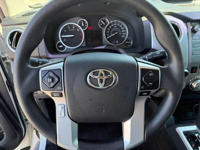 Used 2014 Super White Toyota SR5 image 13