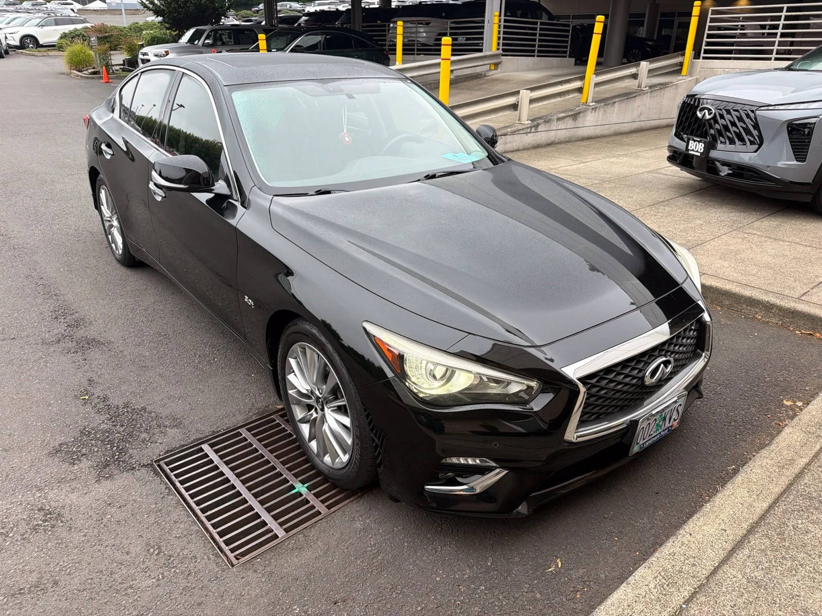Used 2018 Black INFINITI 3.0t LUXE image 4