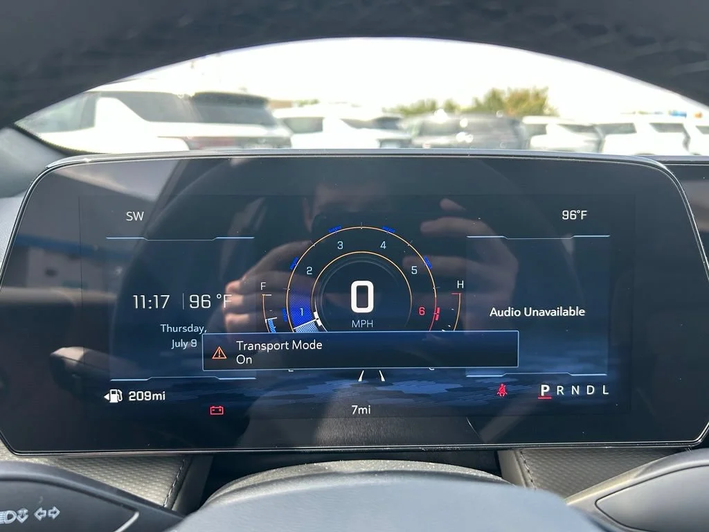 New 2027 Summit White Chevrolet LT image 18