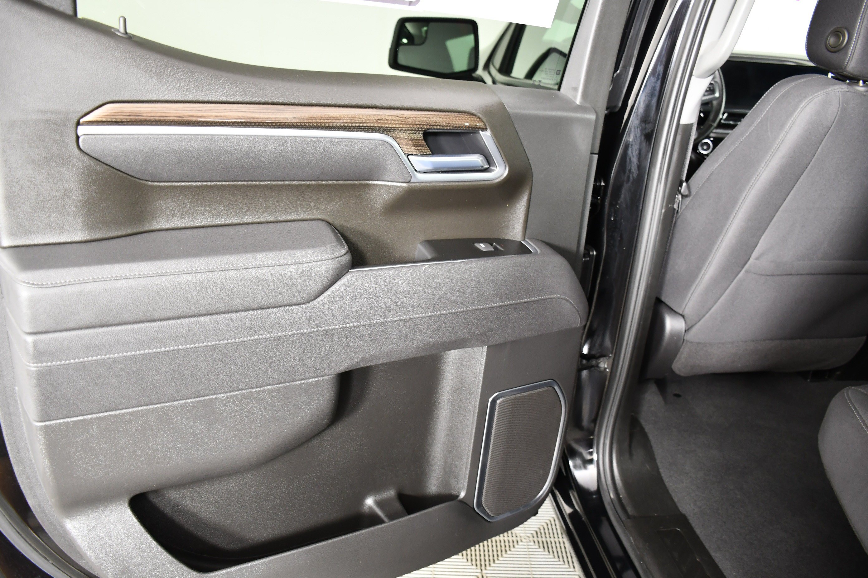 Used 2026 Black Chevrolet LT image 48