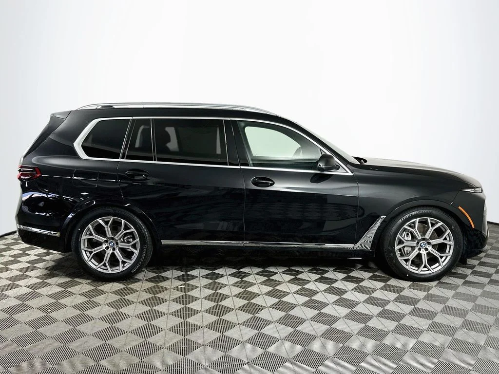 Certified Used 2026 Black Sapphire Metallic BMW xDrive40i image 4