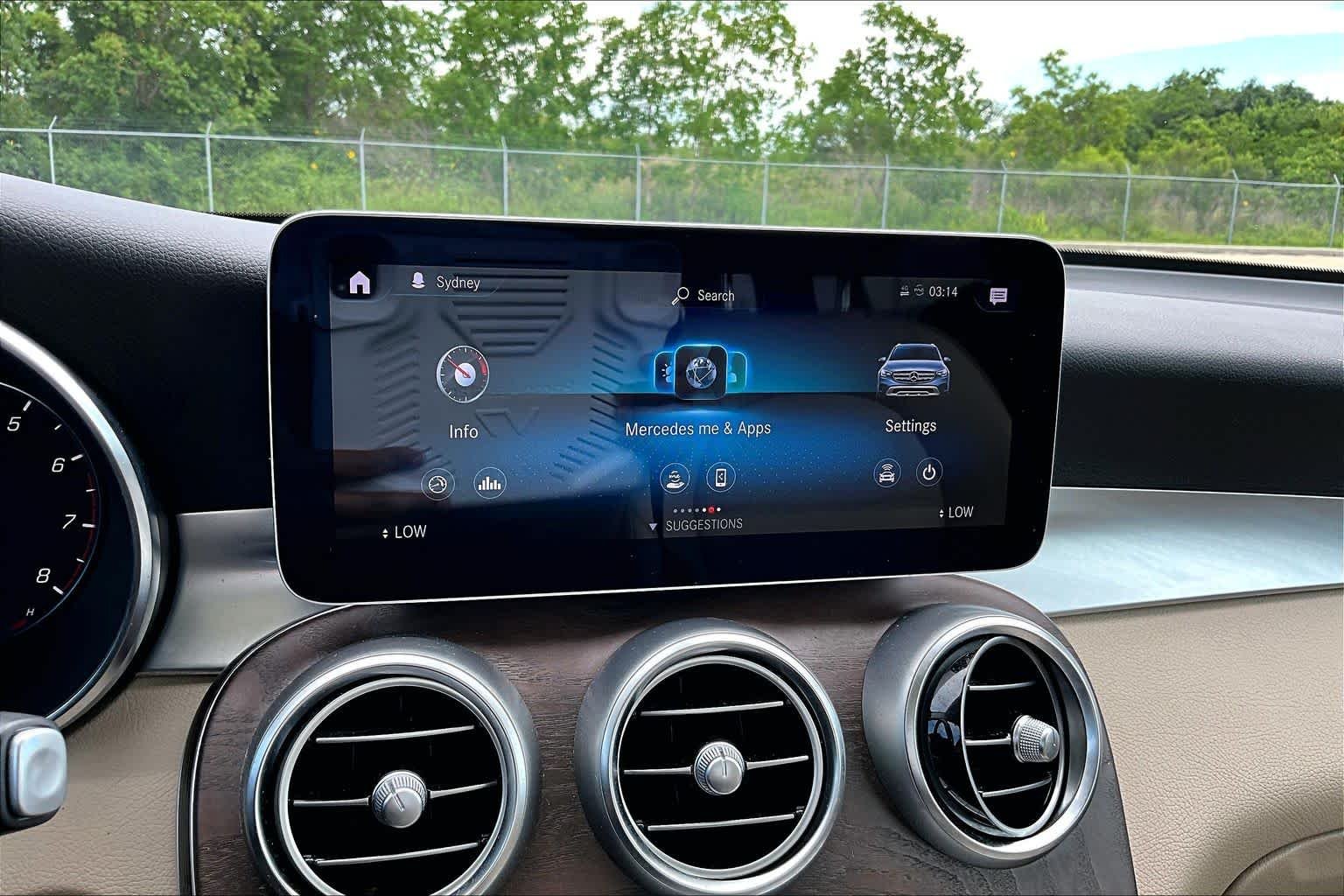 Used 2020 Polar White Mercedes-Benz GLC 300 image 33