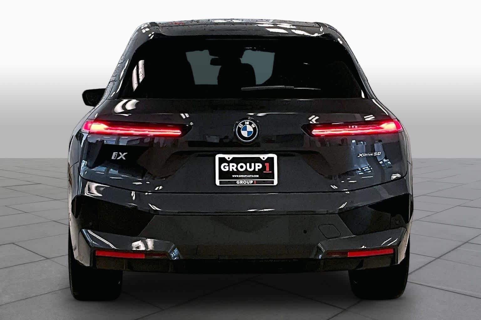 Used 2024 Dark Graphite Metallic BMW xDrive50 image 4