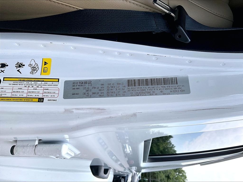 Used 2019 White Jeep Unlimited Sahara image 9