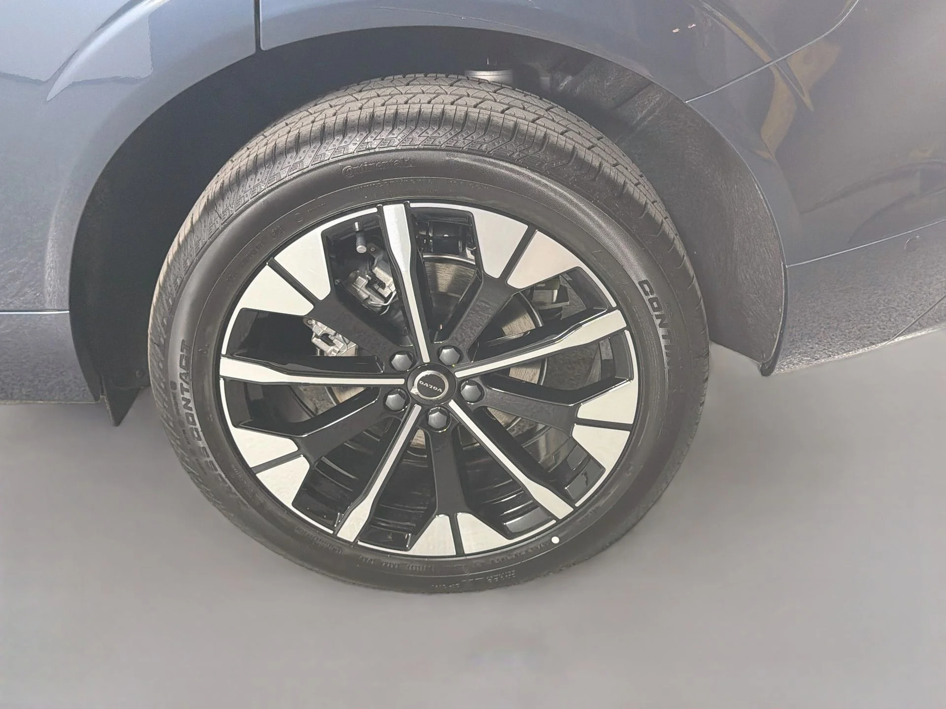 New 2027 Denim Blue Volvo Plus image 31
