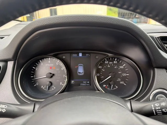 Used 2022 Black Nissan SL image 27