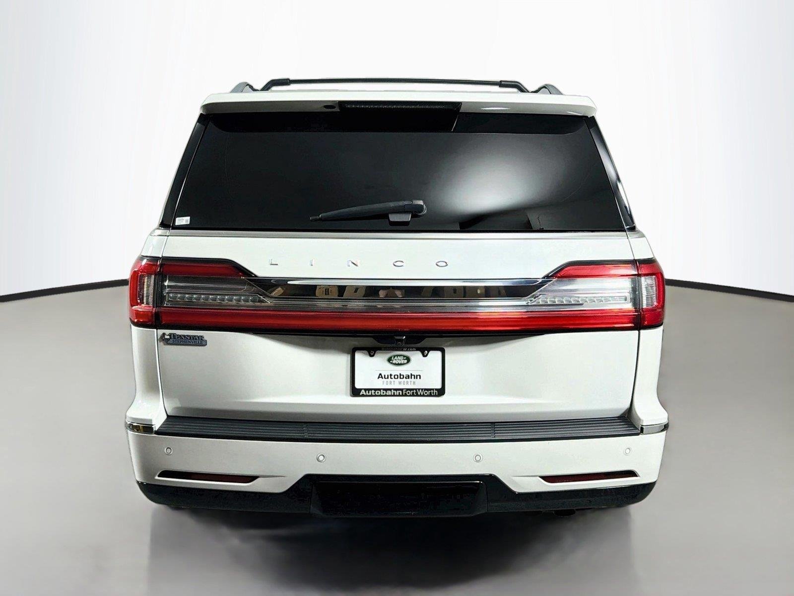 Used 2020 Pristine White Lincoln Reserve image 6