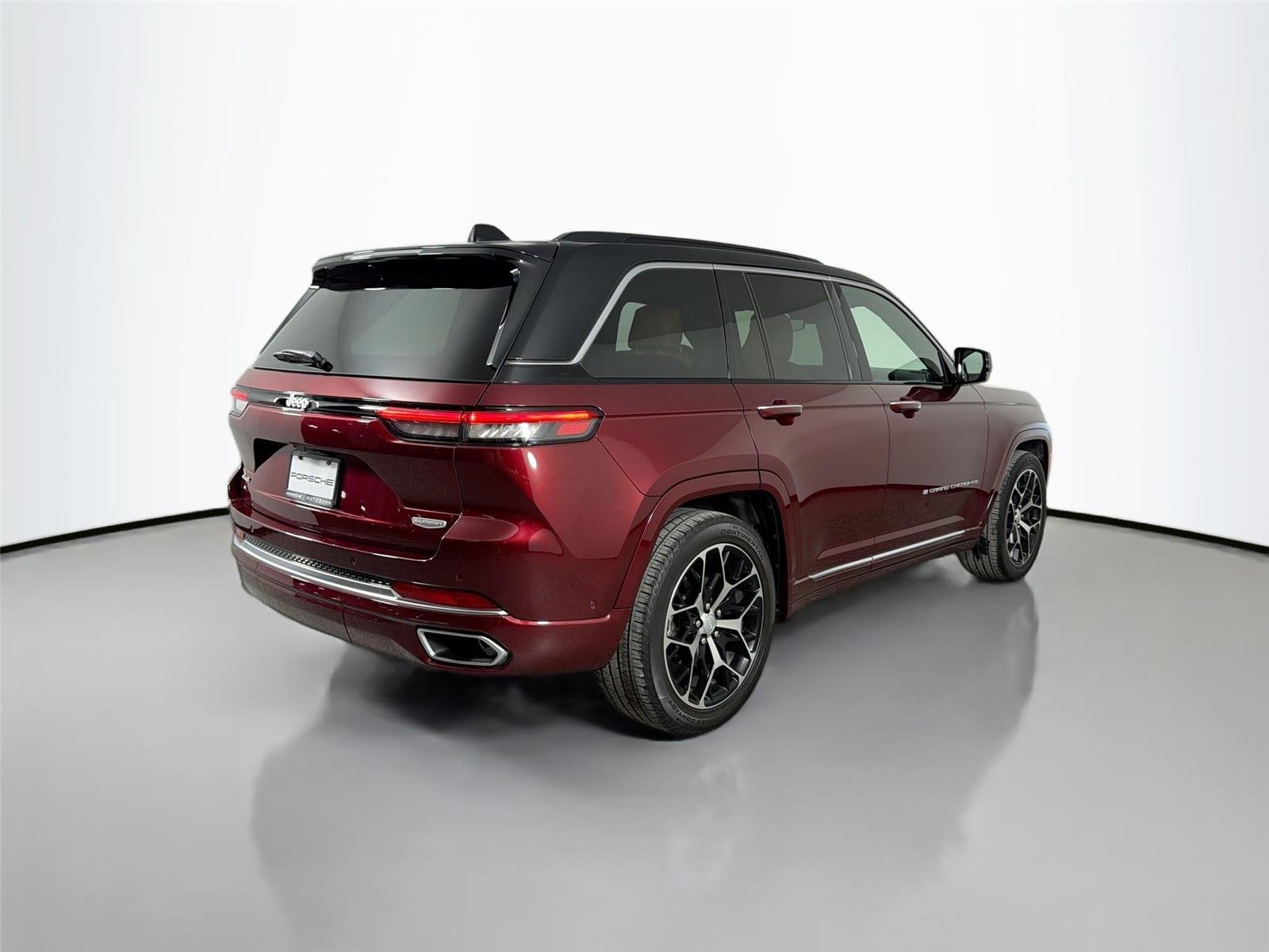 Used 2025 Velvet Red Pearlcoat Jeep Summit Reserve image 7