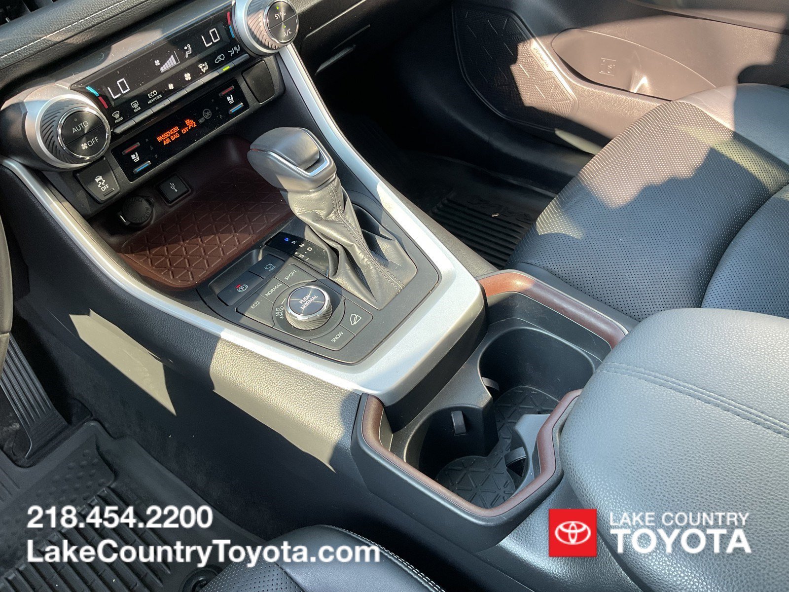 2021 Toyota RAV4 Limited - Photo 32