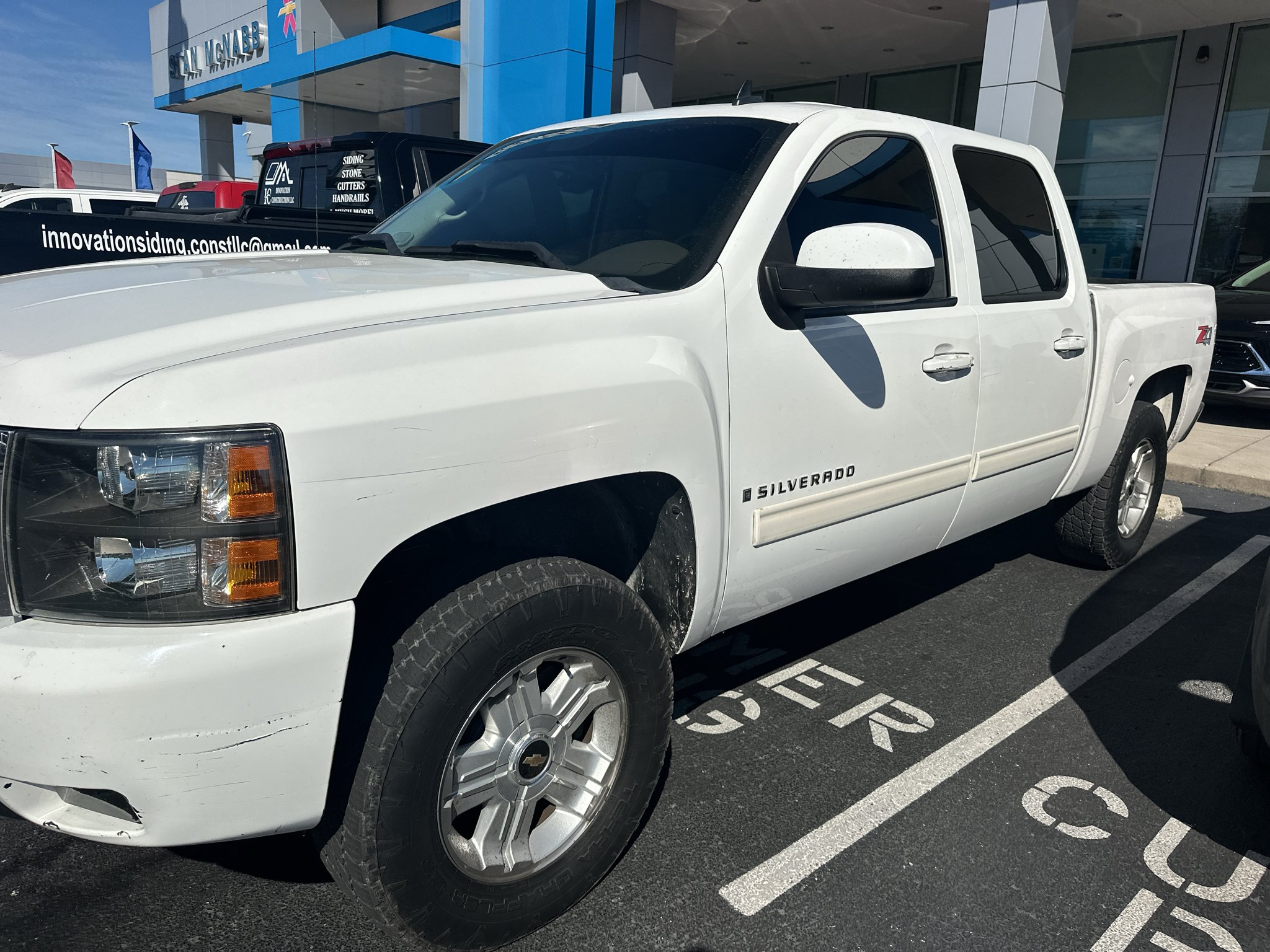 Used 2009 SUMMIT WHITE Chevrolet LTZ image 1