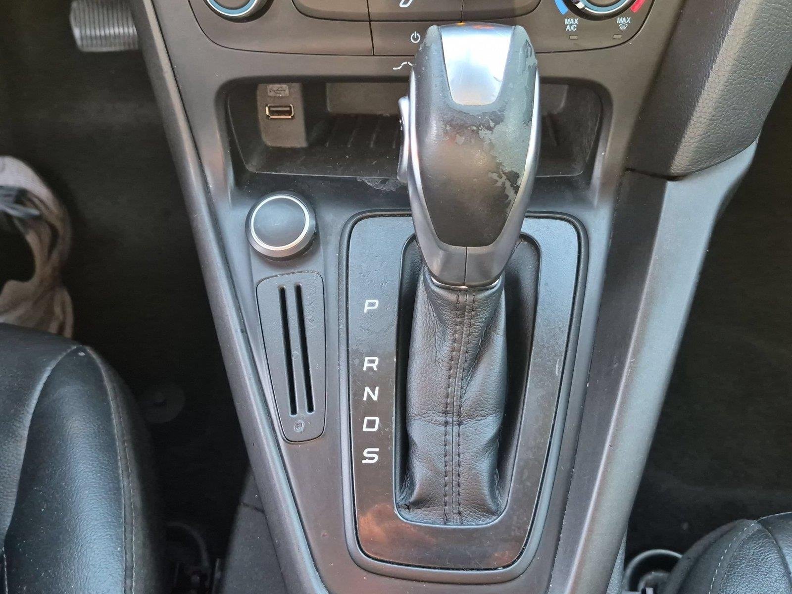 Used 2016 Shadow Black Ford SE image 27