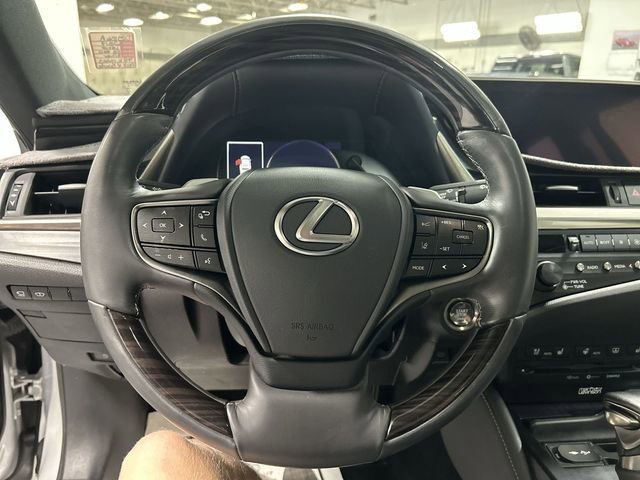 Used 2019 Silver Lexus ES 350 image 14