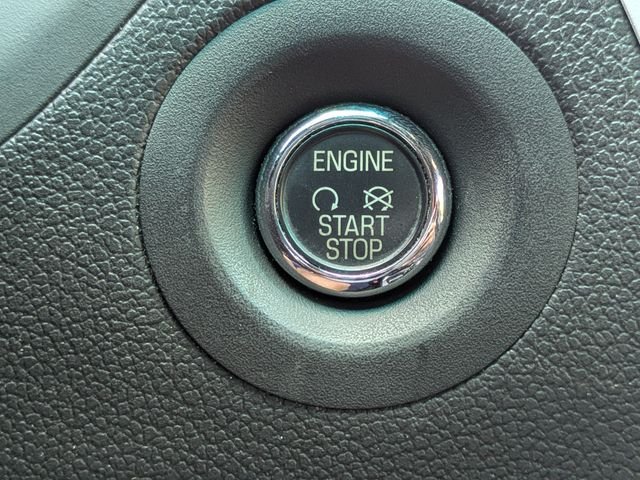 Used 2015  Ford Limited image 26