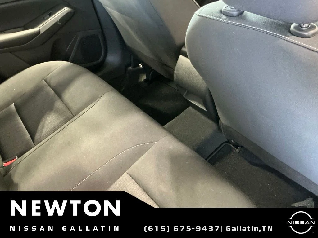 Used 2022 White Nissan 2.5 S image 11