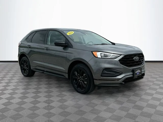 Used 2024 Gray Ford SE image 3