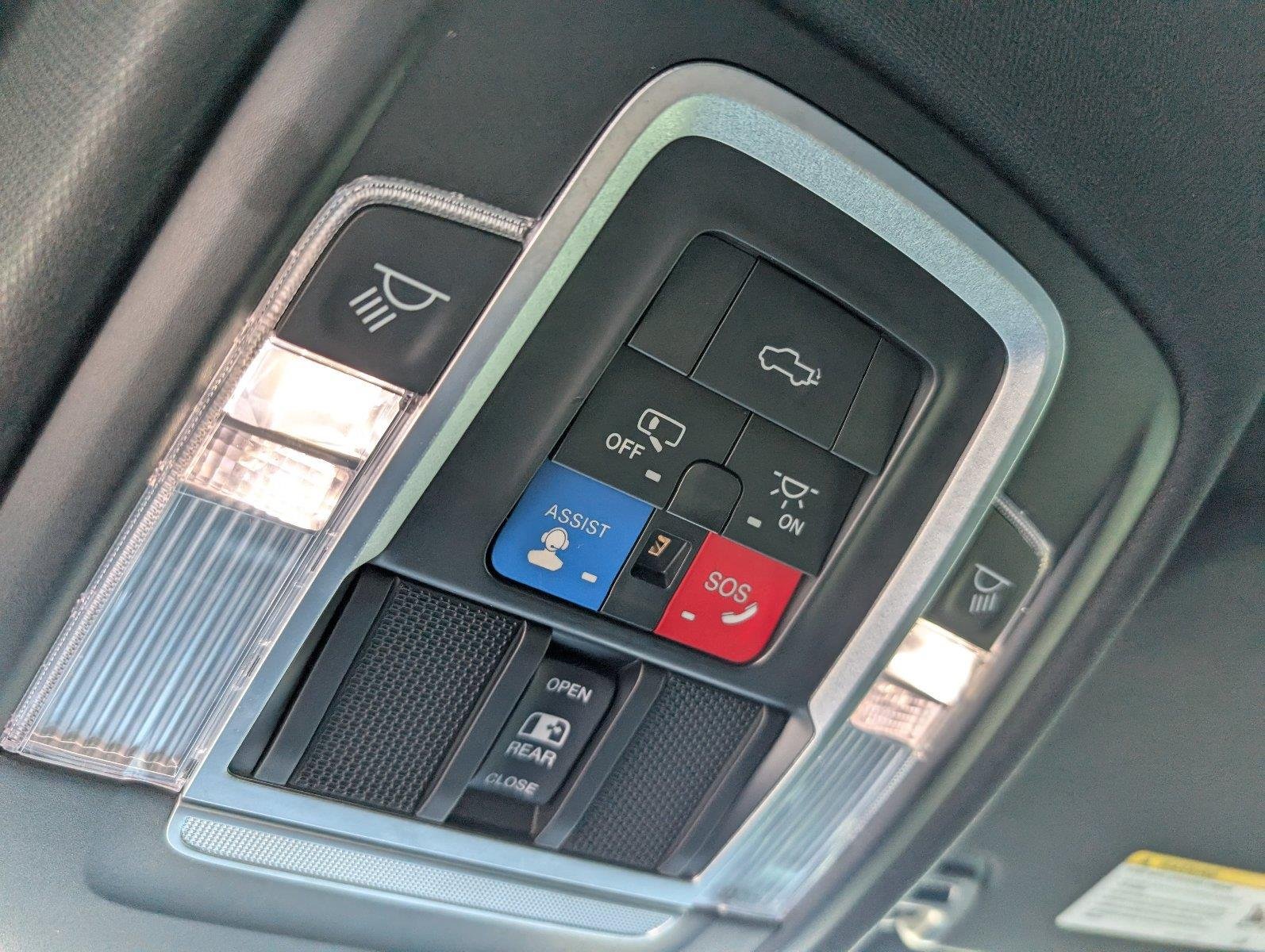 Used 2020 Diamond Black Crystal Pearlcoat Ram Laramie image 25