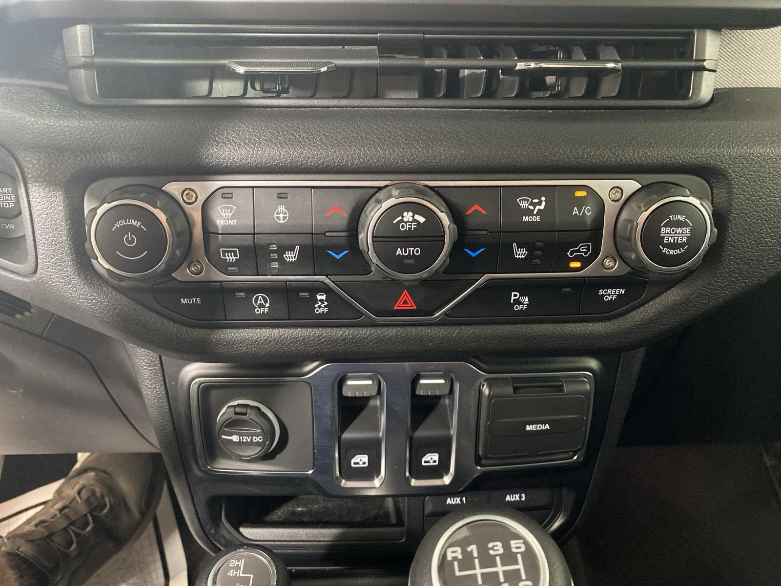Used 2024 Hydro Blue Pearlcoat Jeep Sport S image 2