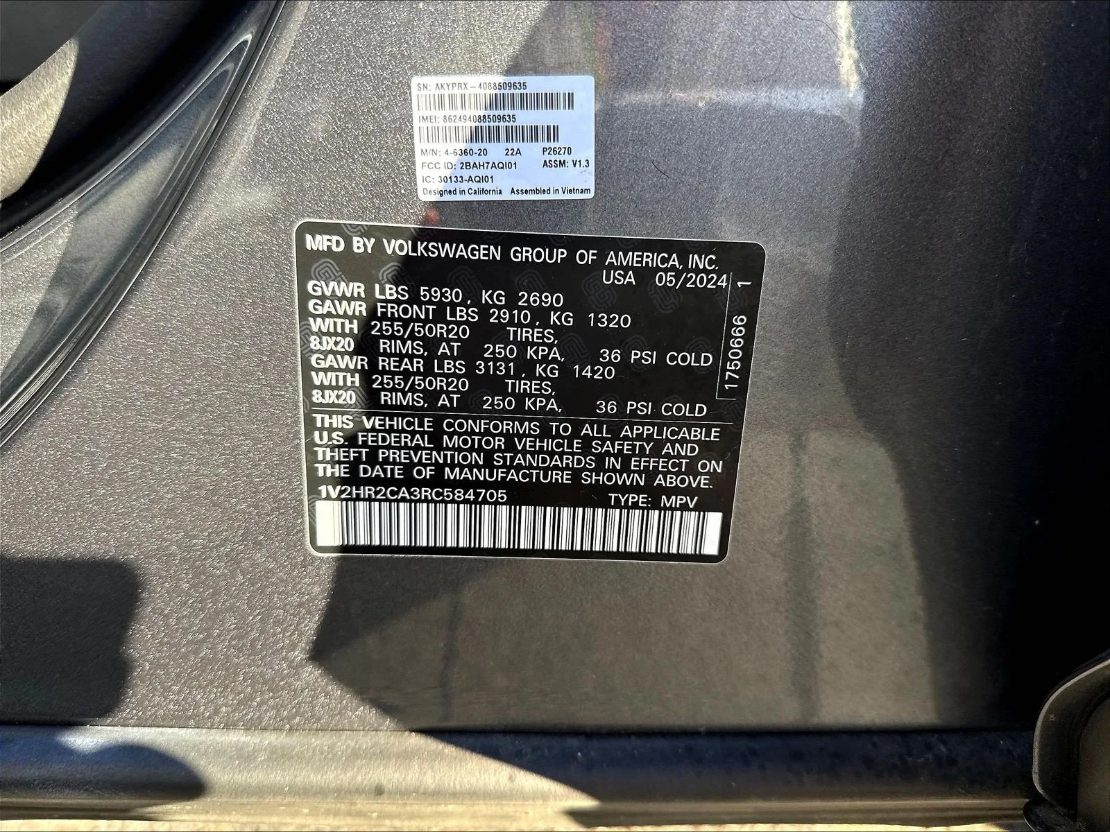 Used 2024 Platinum Gray Metallic Volkswagen 2.0T SE w/Technology image 20