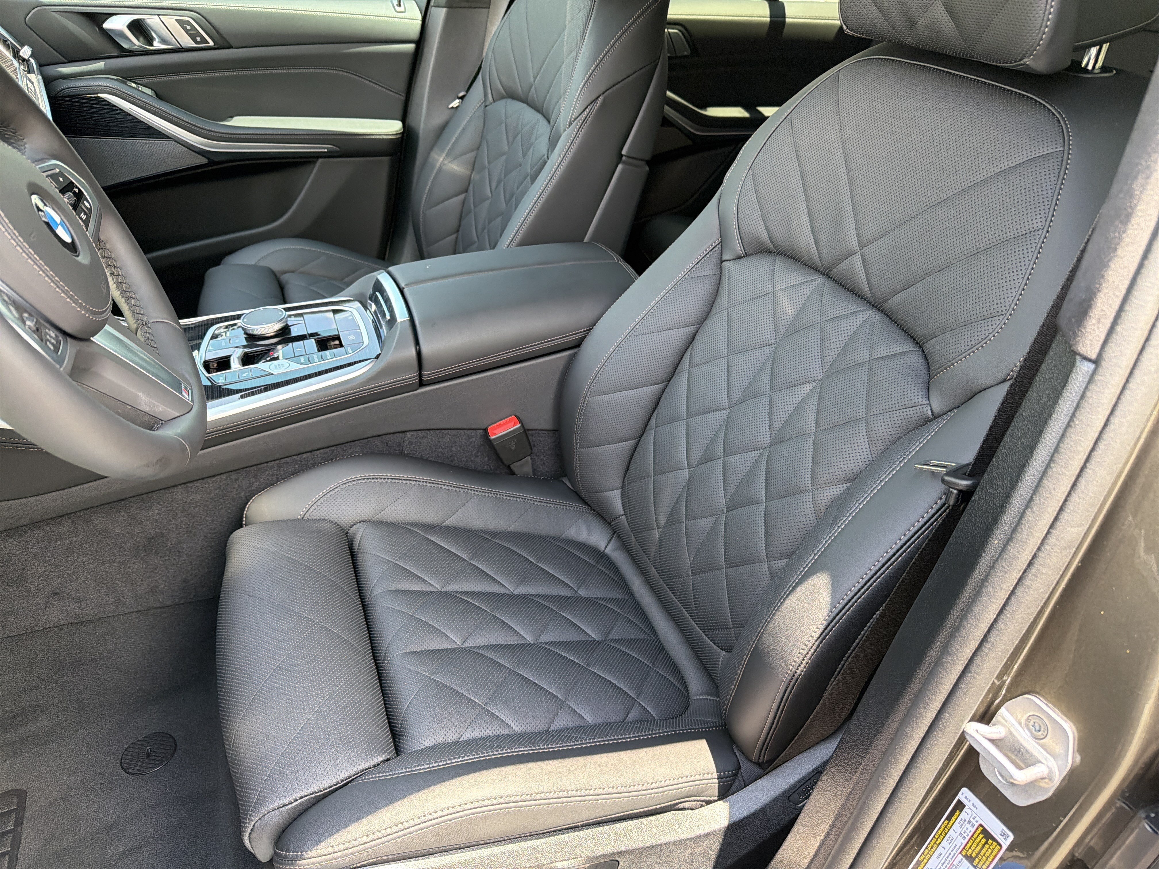 New 2026 Manhattan Green Metallic BMW sDrive40i image 17