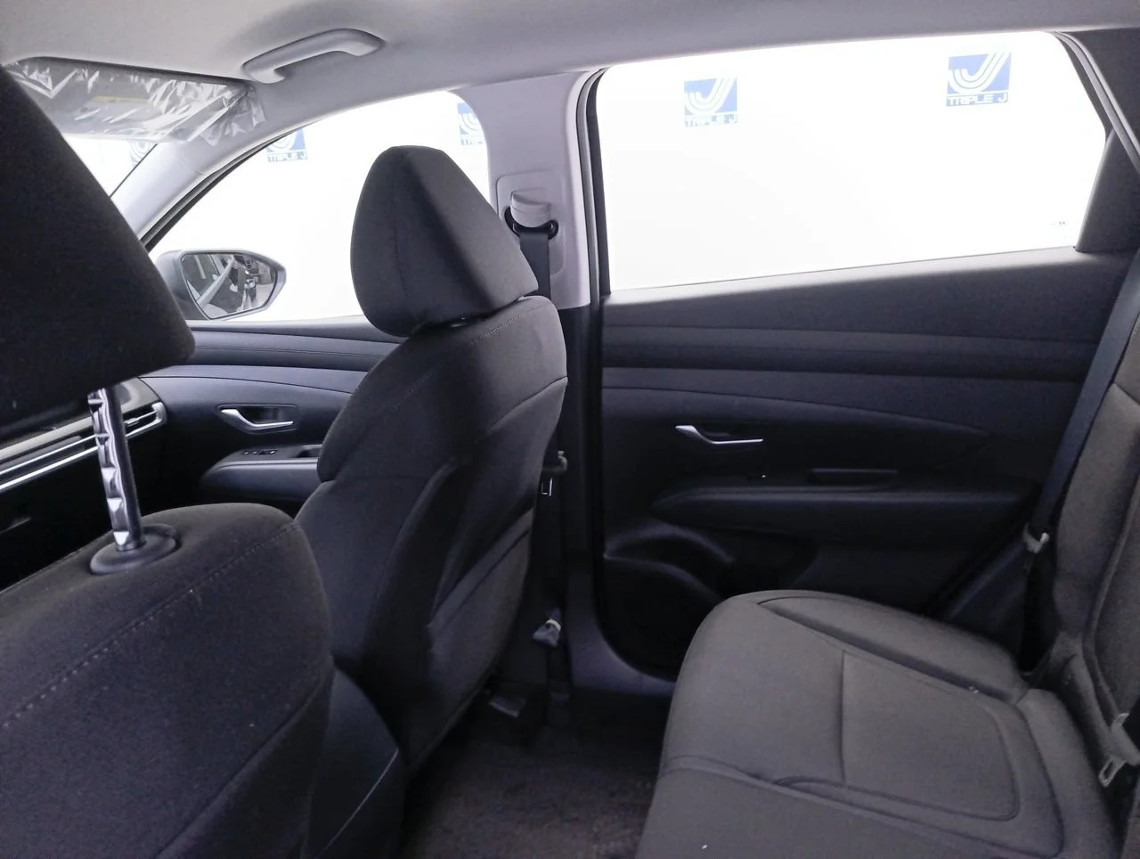 New 2026 White Pearl Tricoat Hyundai SE image 12