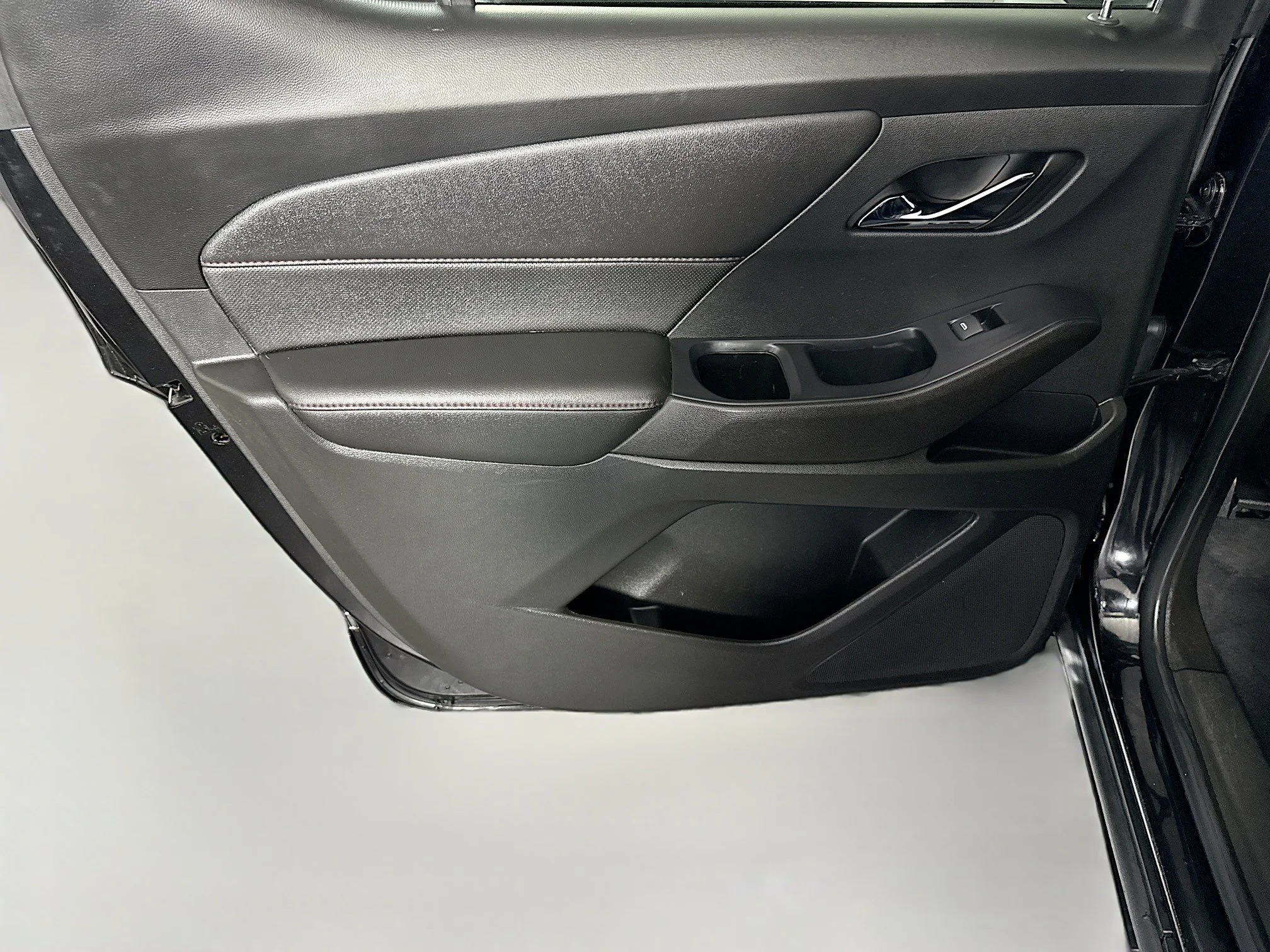 Used 2022 Mosaic Black Metallic Chevrolet RS image 22