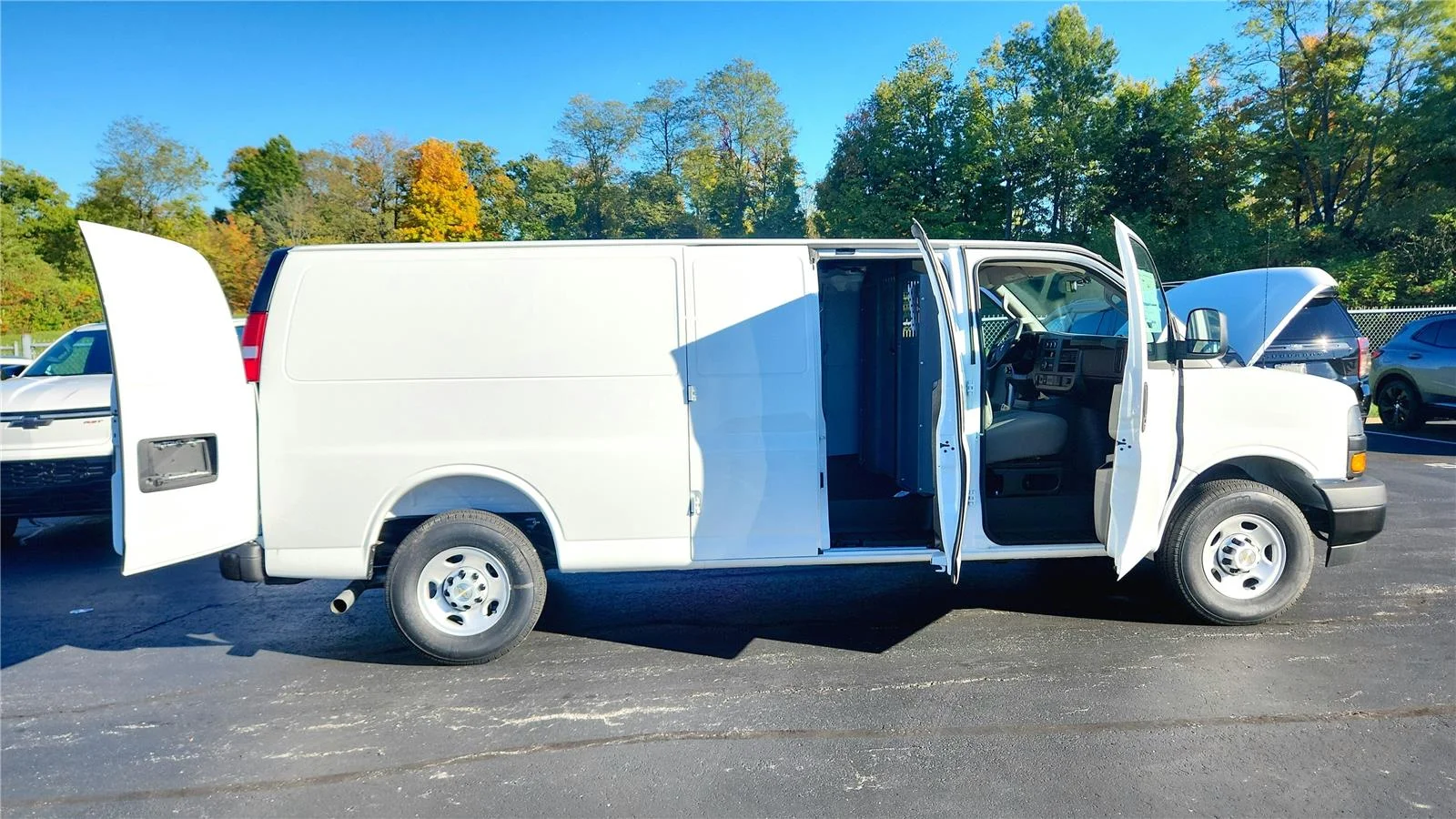 2025 Chevrolet Express Cargo Work Van - Photo 22