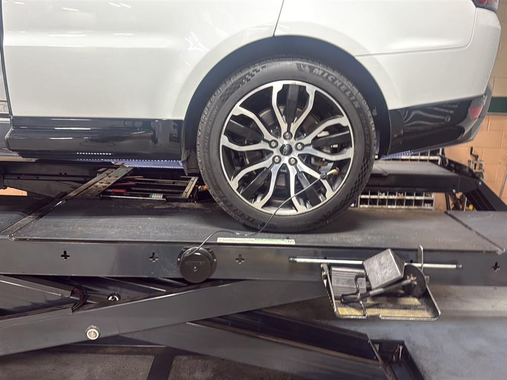Used 2019 Fuji White Land Rover HSE image 12
