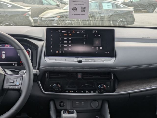 2026 Nissan Rogue Platinum - Photo 8