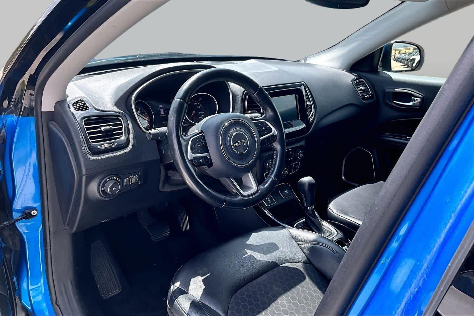 Used 2019 Laser Blue Pearlcoat Jeep Altitude image 16