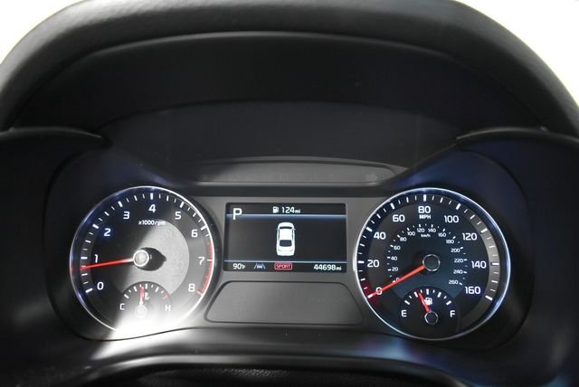 Used 2022 White Kia GT-Line image 32