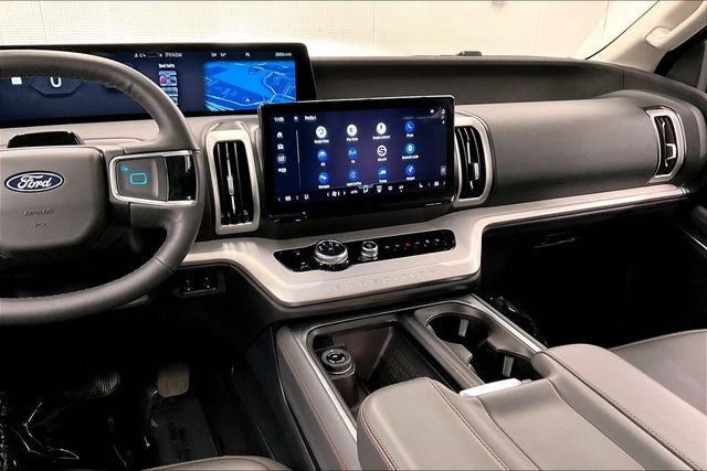 Used 2025 Agate Black Metallic Ford Active image 7