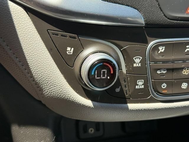 Used 2018 SUMMIT WHITE Chevrolet Premier image 22