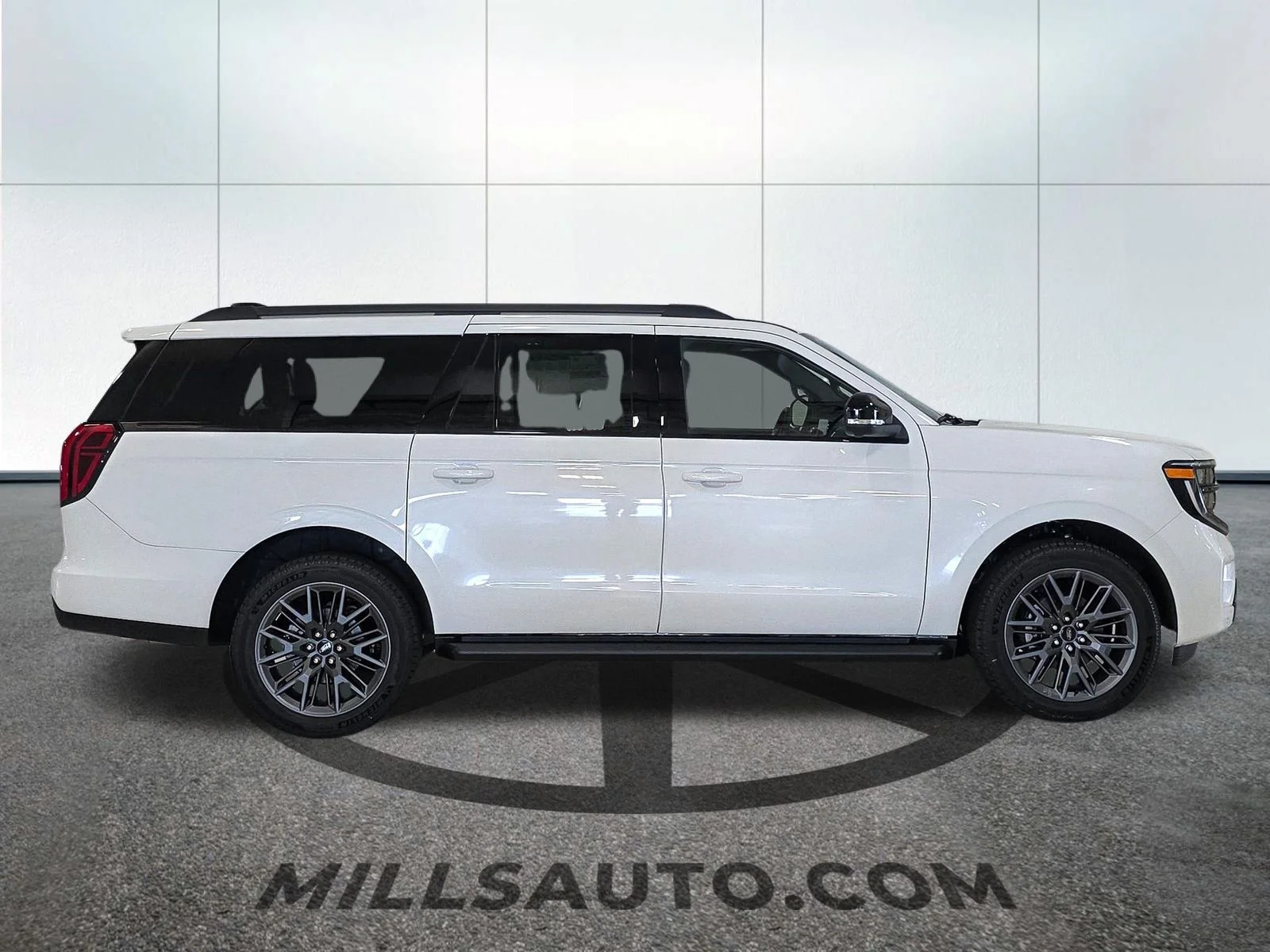 New 2026 White Ford Platinum image 9
