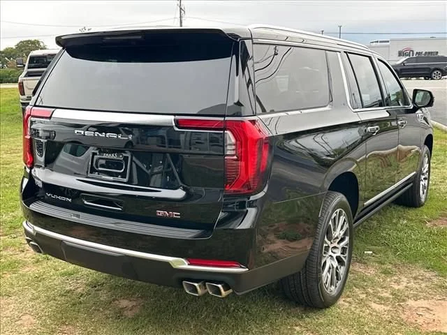 2026 GMC Yukon XL Denali - Photo 13