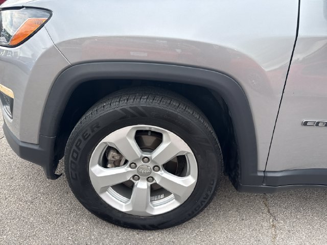Used 2020 Silver Jeep Latitude image 10