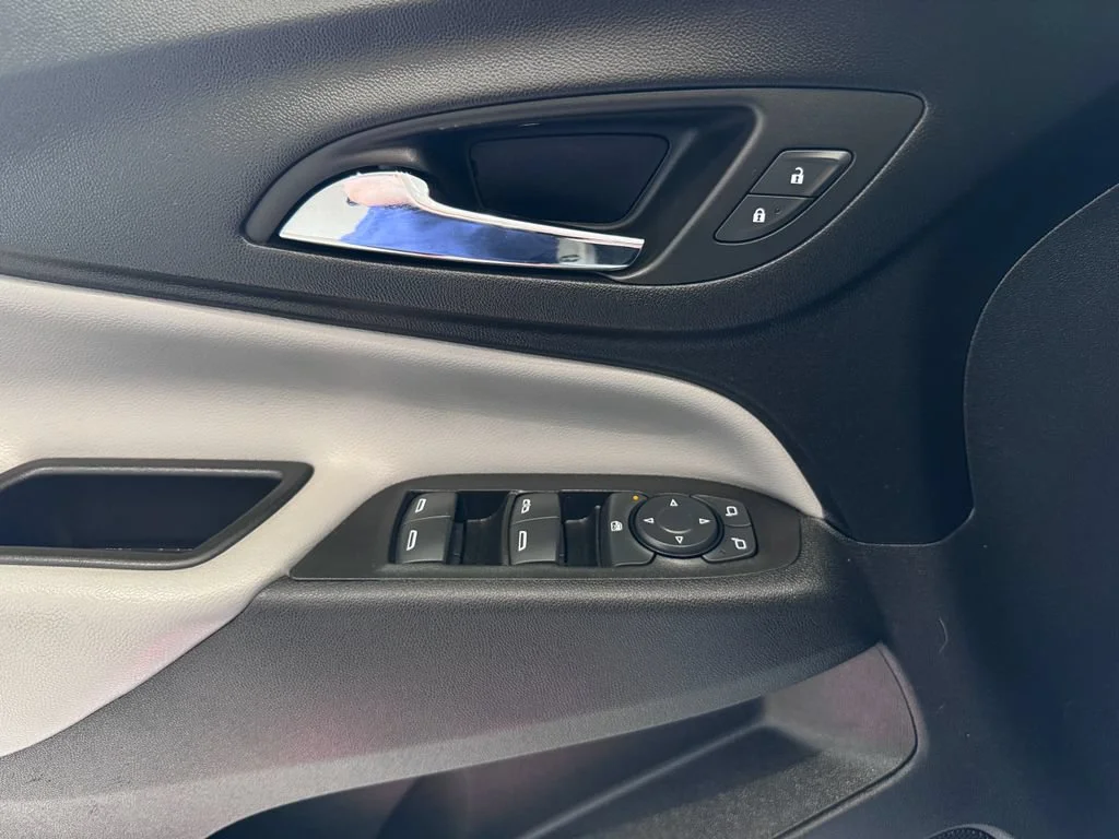 2022 Chevrolet Equinox LS - Photo 24