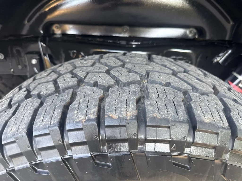 Used 2023  Jeep Mojave image 31