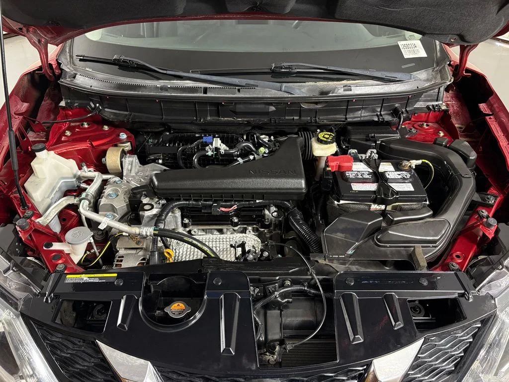 Used 2016 Red Nissan S image 39