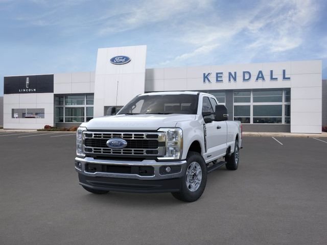 New 2026 Oxford White Ford XLT image 2