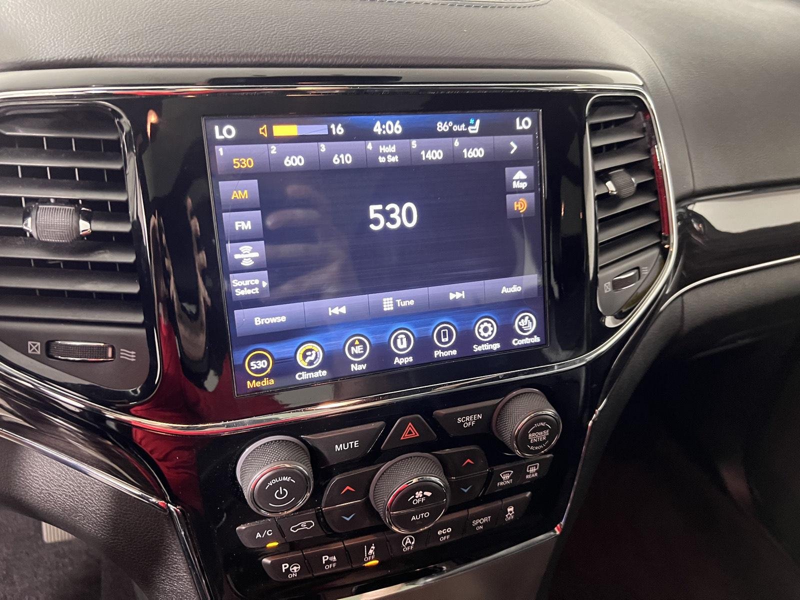 Used 2019 Ivory 3-Coat Jeep Overland image 20