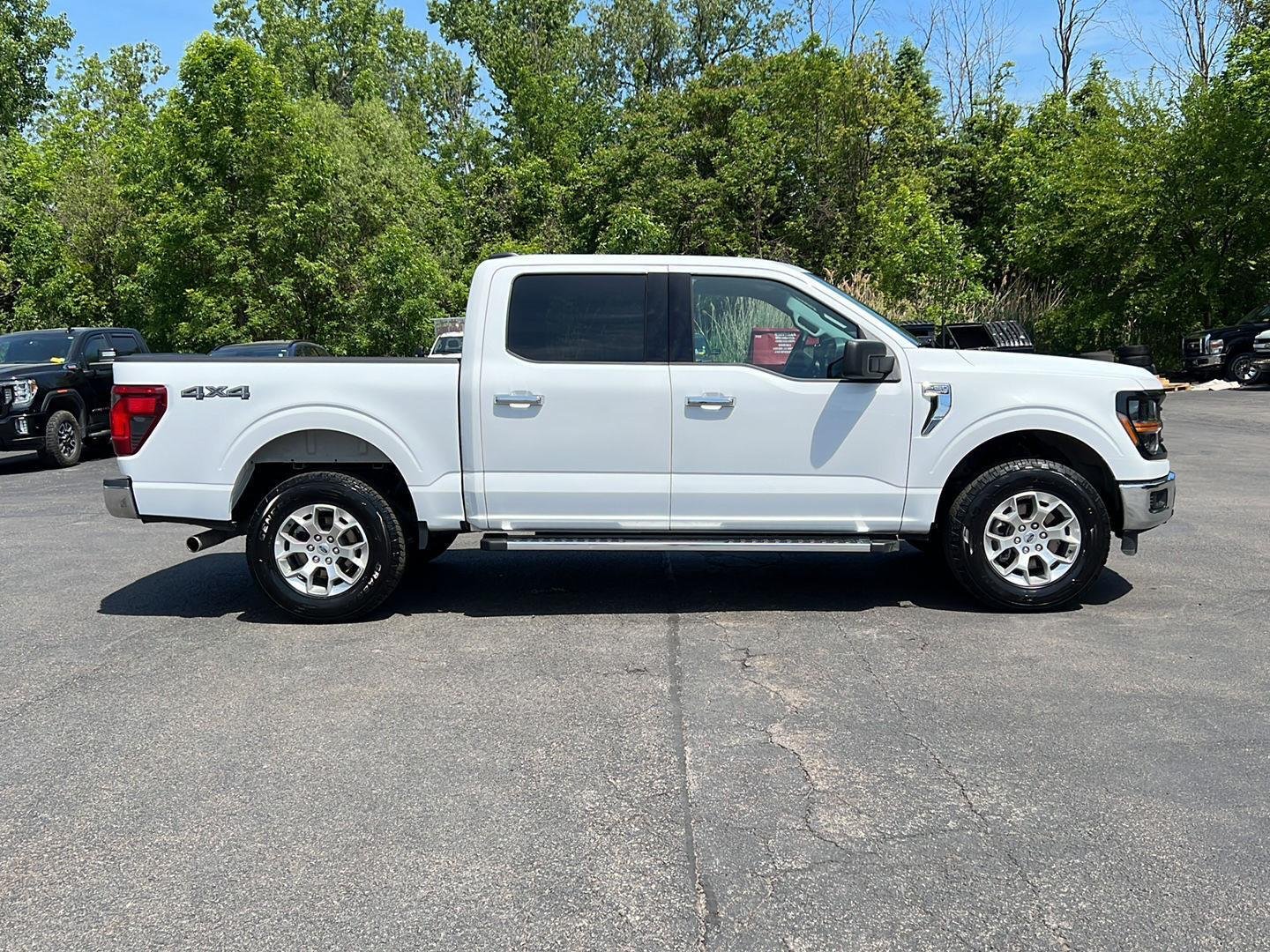 Used 2025 Oxford White Ford XLT image 17