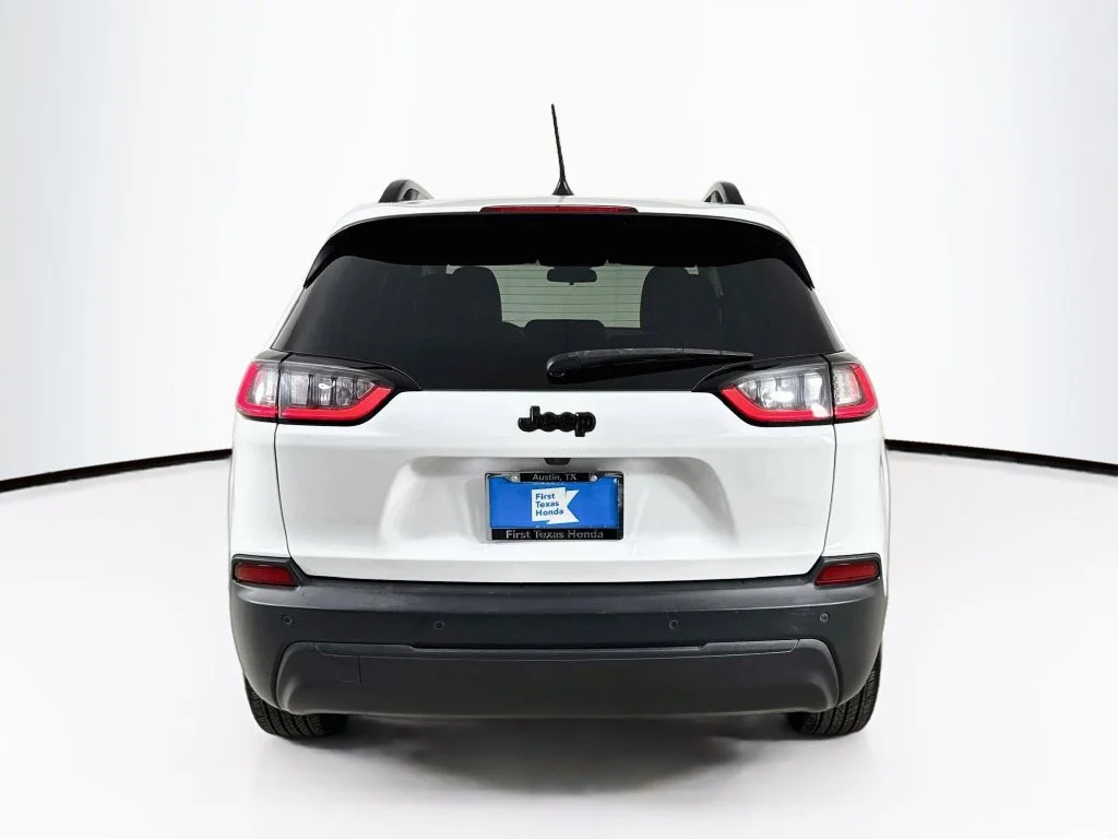 Used 2020 Bright White Clearcoat Jeep Latitude Plus image 7